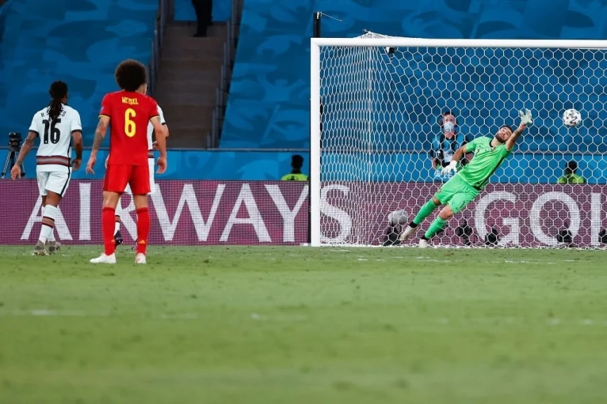 Lưỡi gươm hưng-suy